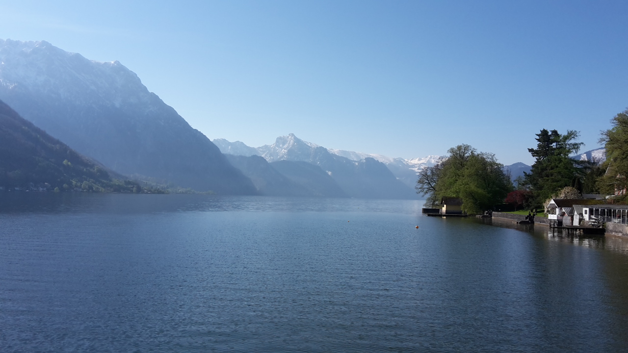 Traunsee-Panorama vom Boot aus Hochzeitsplaner-Konferenz Traunsee-Panorama vom Boot aus