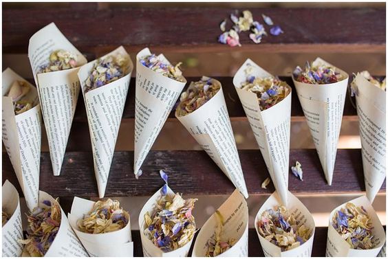 Nachhaltiger Blumenschmuck und Dekoration Nachhaltiger Blumenschmuck und Dekoration