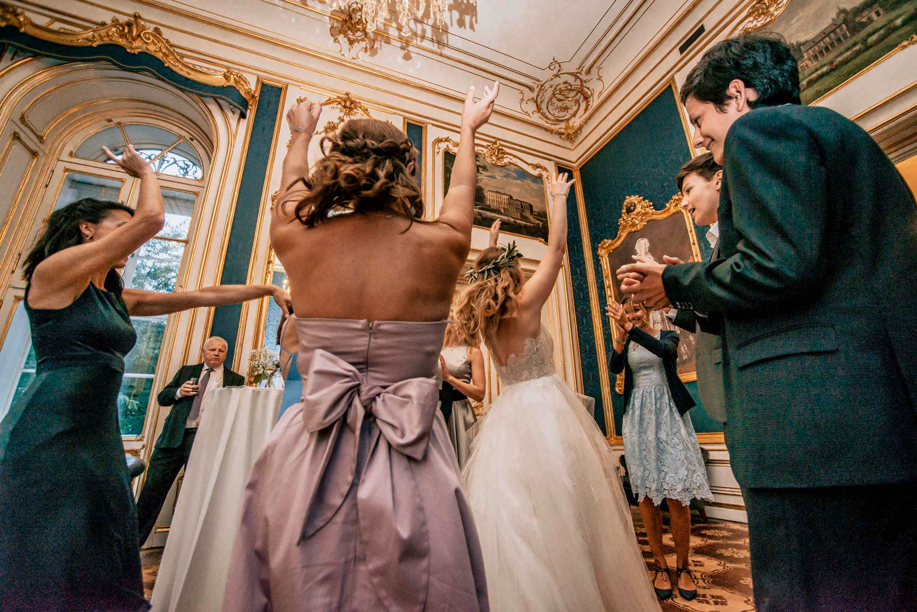 Urban Wedding - Dancing crowd at wedding